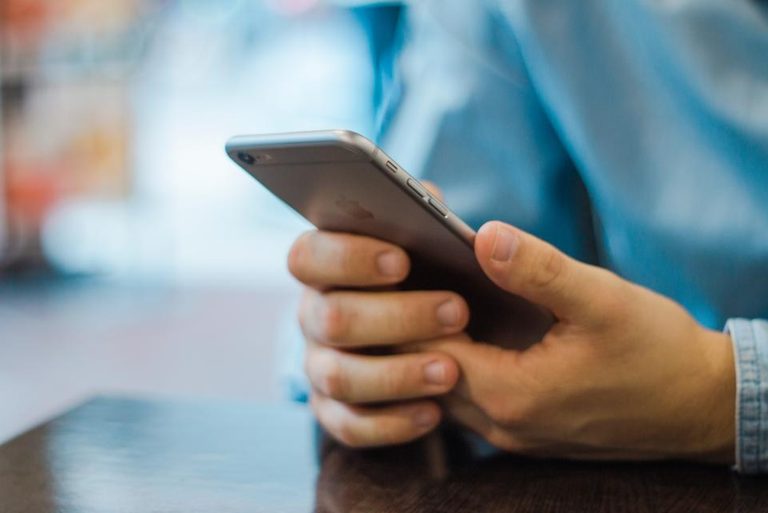 Adicción al móvil y a las redes: cuándo preocuparse